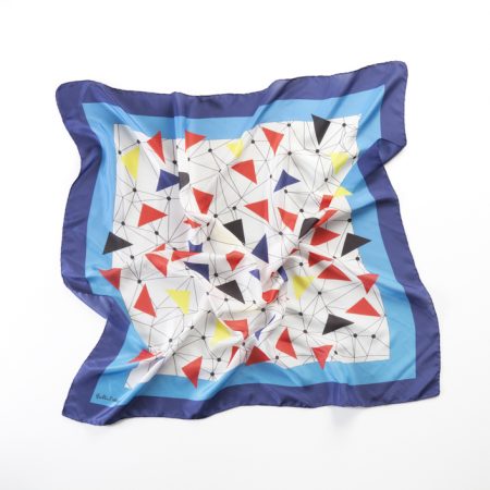 FLYING MACAWS IN WHITE