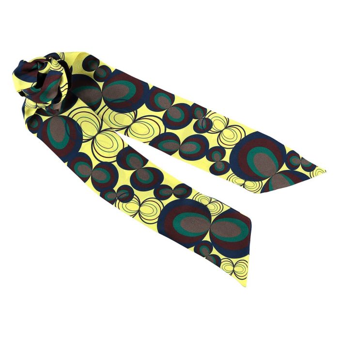 Elegant twill silk twilly in soft cream shades, symbolizing infinity and endless elegance. A versatile piece for daily styling.