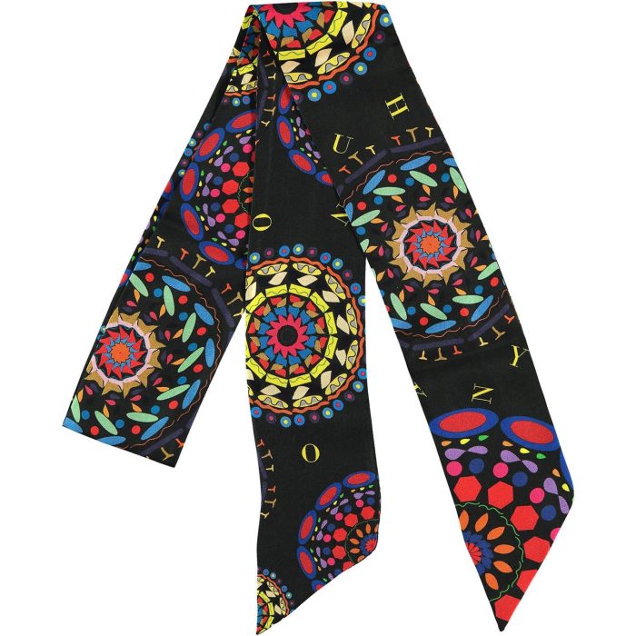 Abstract image of the Gratitude twilly design, emphasizing the strengh of the black and yellow, symbolizing thanks to life.