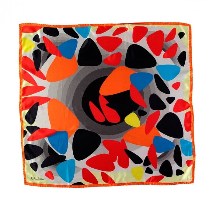 Detalle del diseño del Pañuelo cuadrado de seda Magnificent clouds en rojo