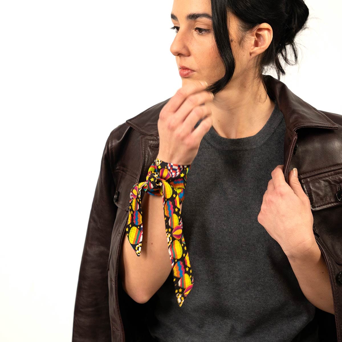 Lazo de seda tipo Twilly para anudar en la muñeca