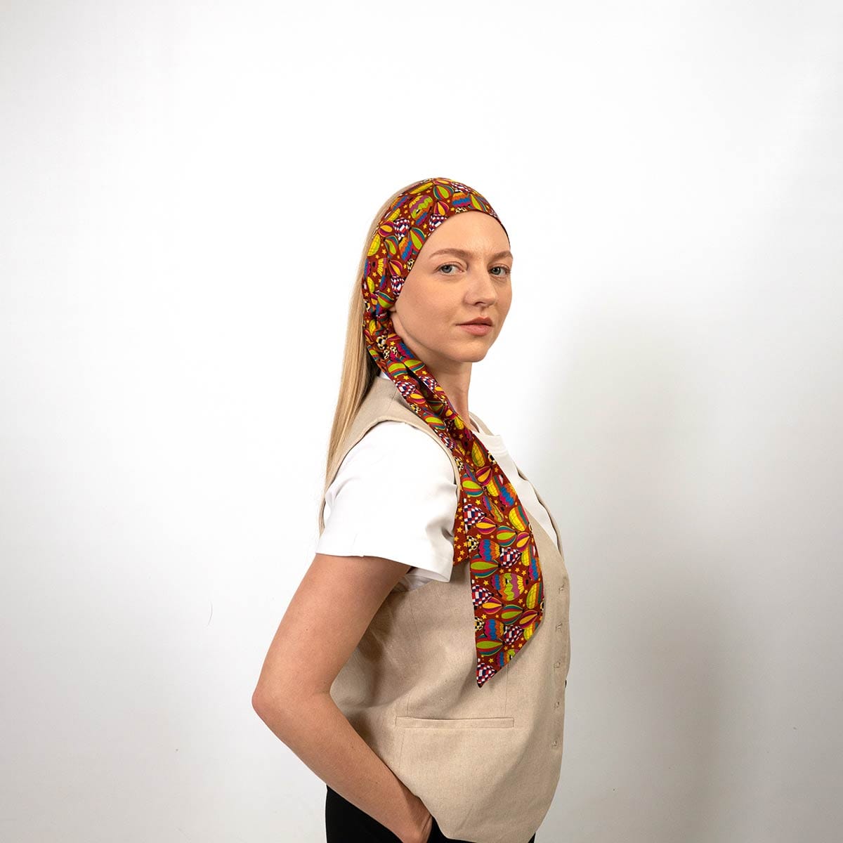 Pañuelo estrecho seda diseño minimalista moderno