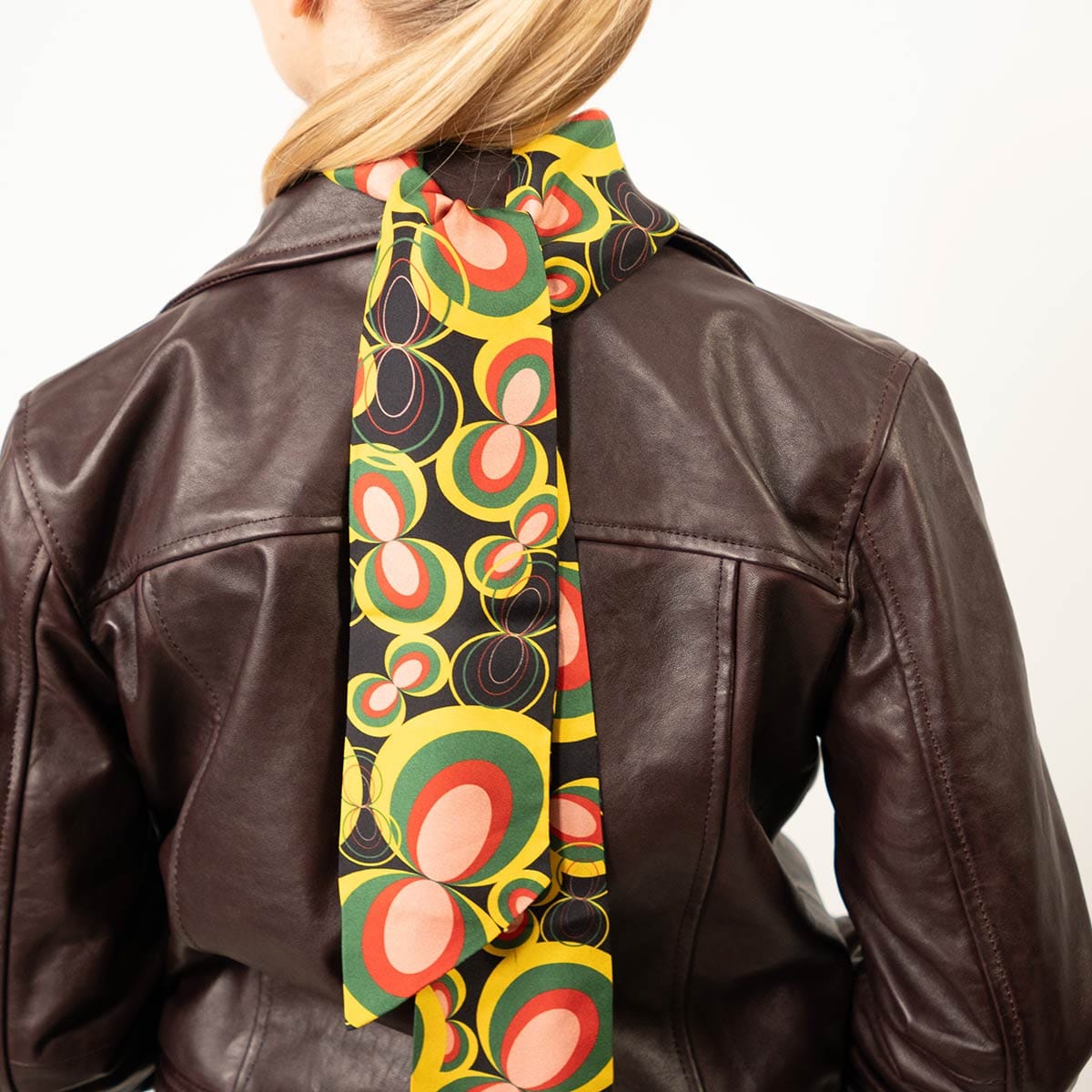 Twilly de seda diseño alegre para regalar a amigas