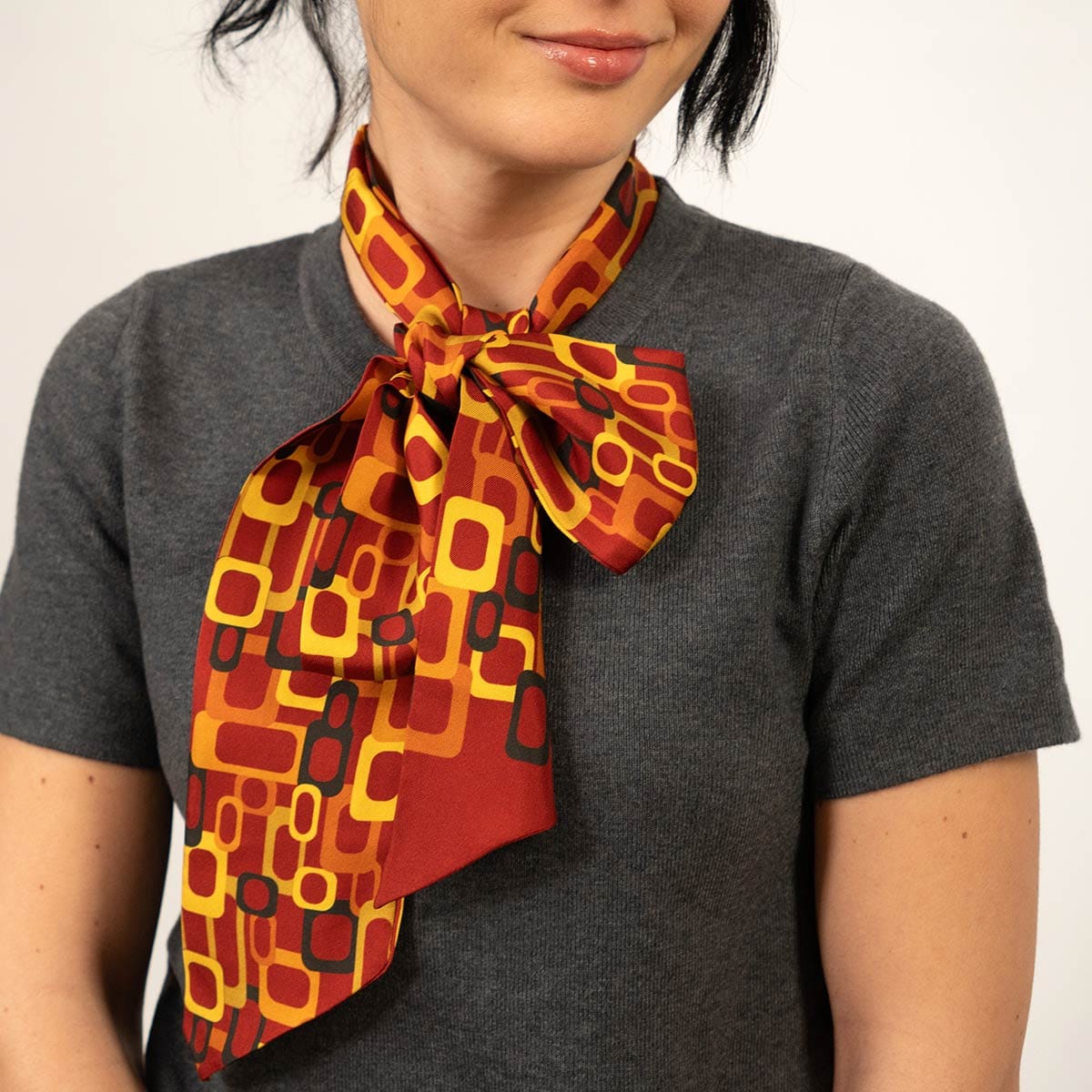 Pañuelo Twilly de seda esencia mediterránea de lujo